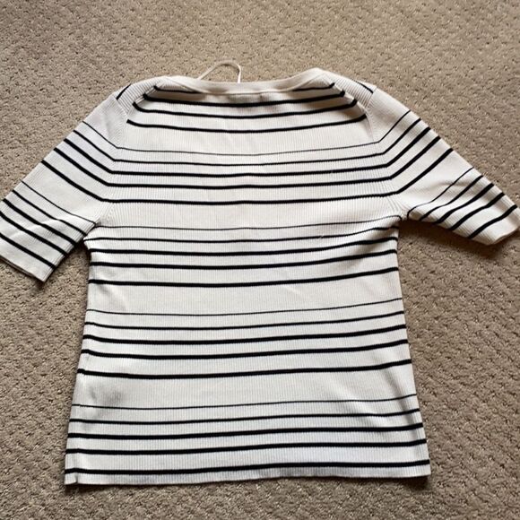 Banana Republic sweater. Size Large. Excellent condition - Picture 4 of 4